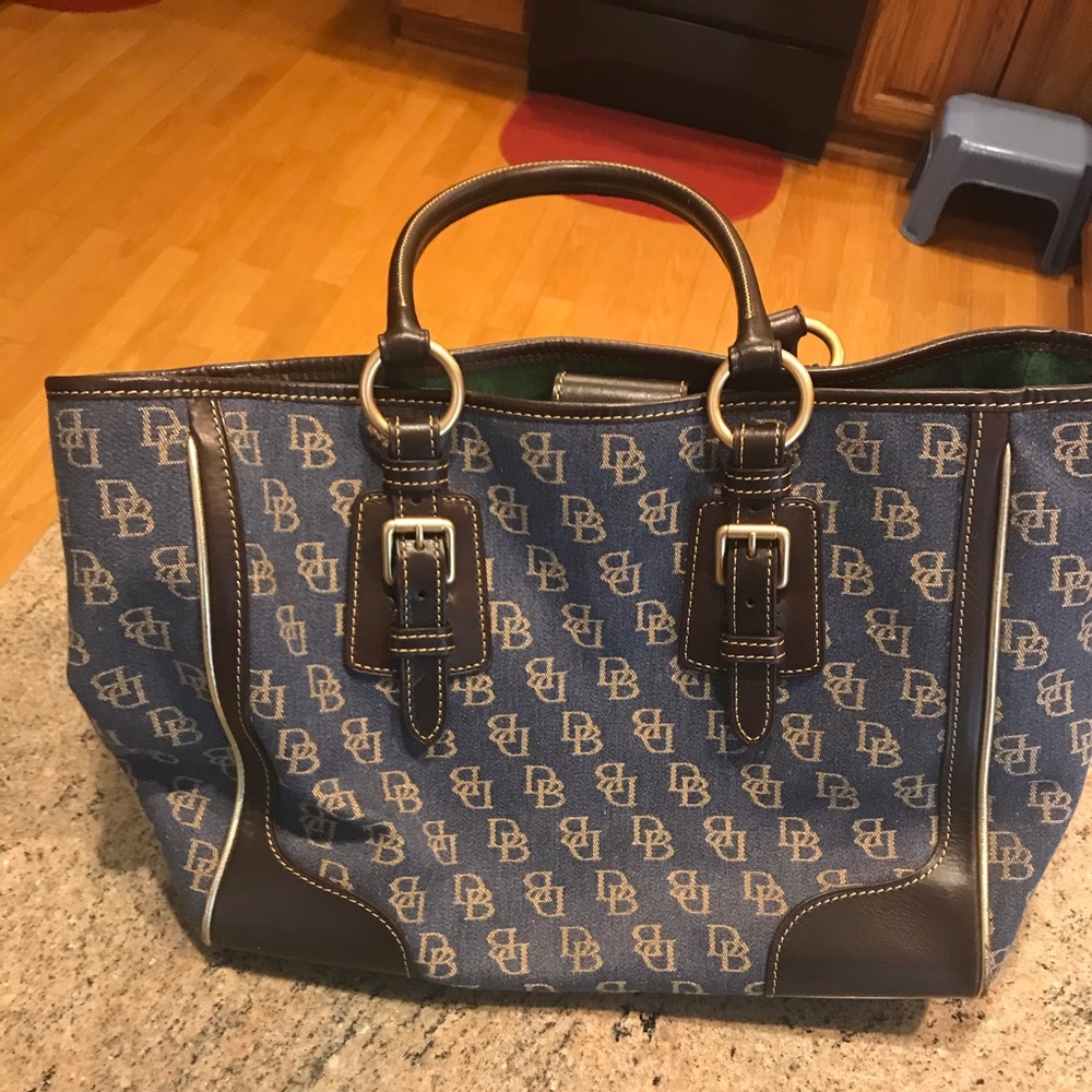 Dooney and Bourke tote